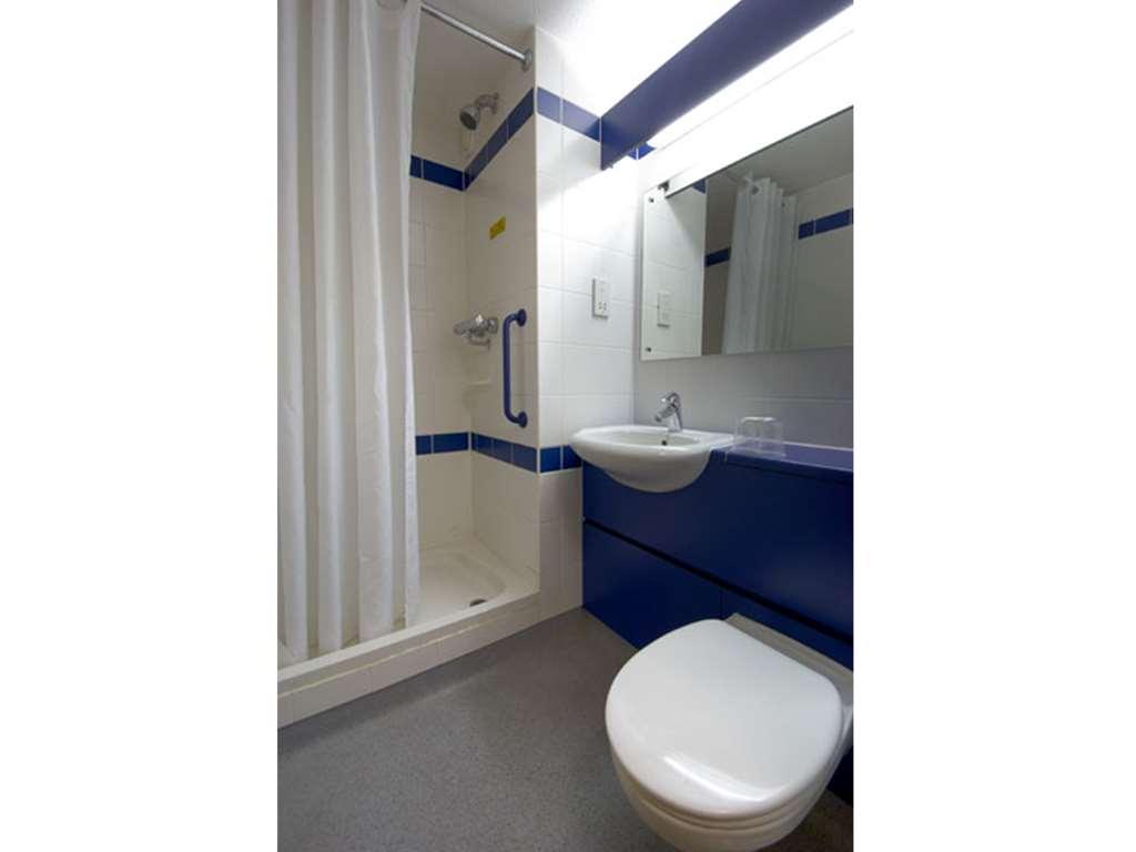 Travelodge Inverness Fairways Стая снимка